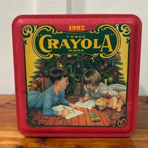 NEW Vintage 1992 Crayola Holiday Christmas Tin w/ 64 Count Crayons